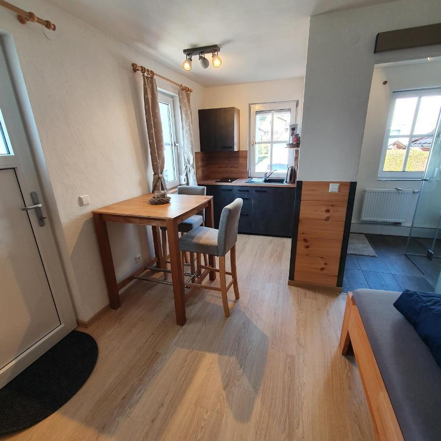 Alte Backstube - Ferienwohnung Huettenstube Und Ferienzimmer Auszeit Erkenbrechtsweiler Экстерьер фото
