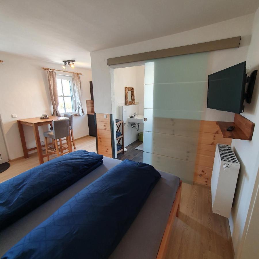 Alte Backstube - Ferienwohnung Huettenstube Und Ferienzimmer Auszeit Erkenbrechtsweiler Экстерьер фото